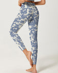 Blue and white retro flower pattern leggings